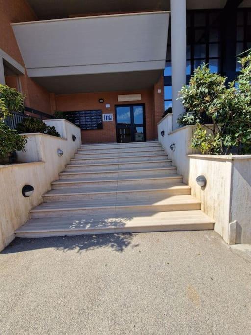 Terrazza A Nettuno E Chiesa Giubilare Santa Maria Goretti Zewnętrze zdjęcie