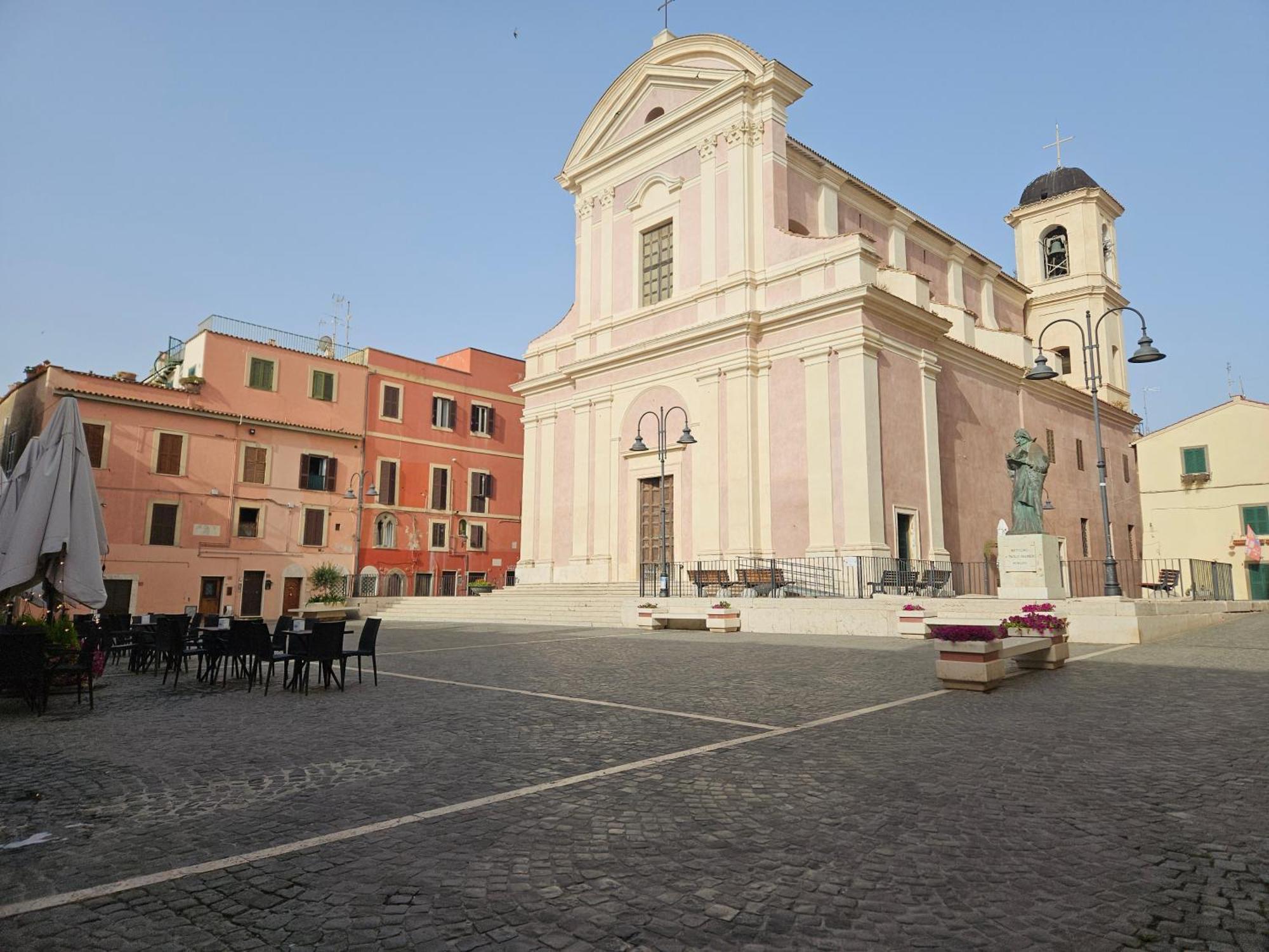Terrazza A Nettuno E Chiesa Giubilare Santa Maria Goretti Zewnętrze zdjęcie