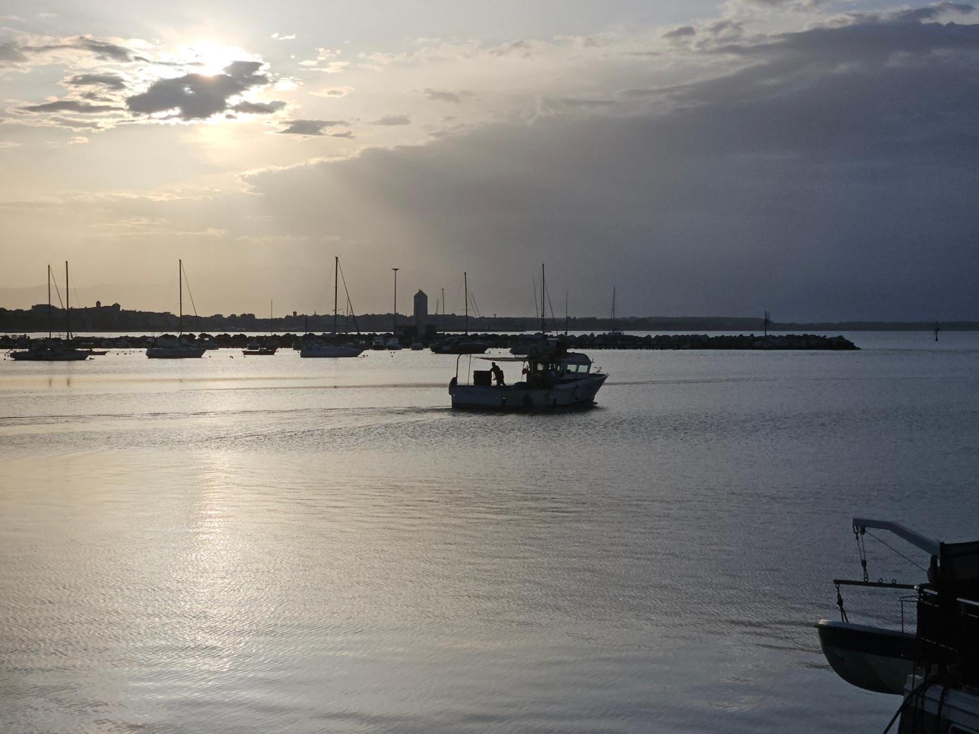 Terrazza A Nettuno E Chiesa Giubilare Santa Maria Goretti Zewnętrze zdjęcie