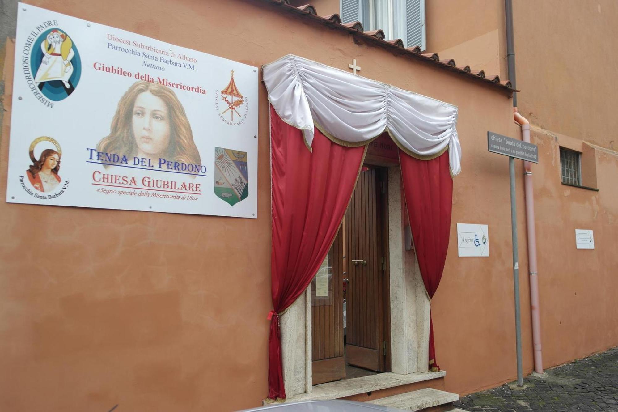Terrazza A Nettuno E Chiesa Giubilare Santa Maria Goretti Zewnętrze zdjęcie